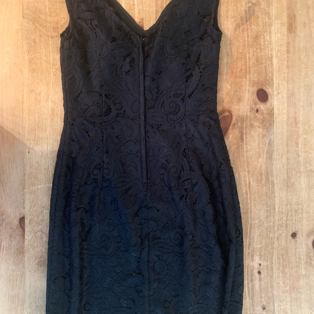 Black lace dress - Picture 2 of 5